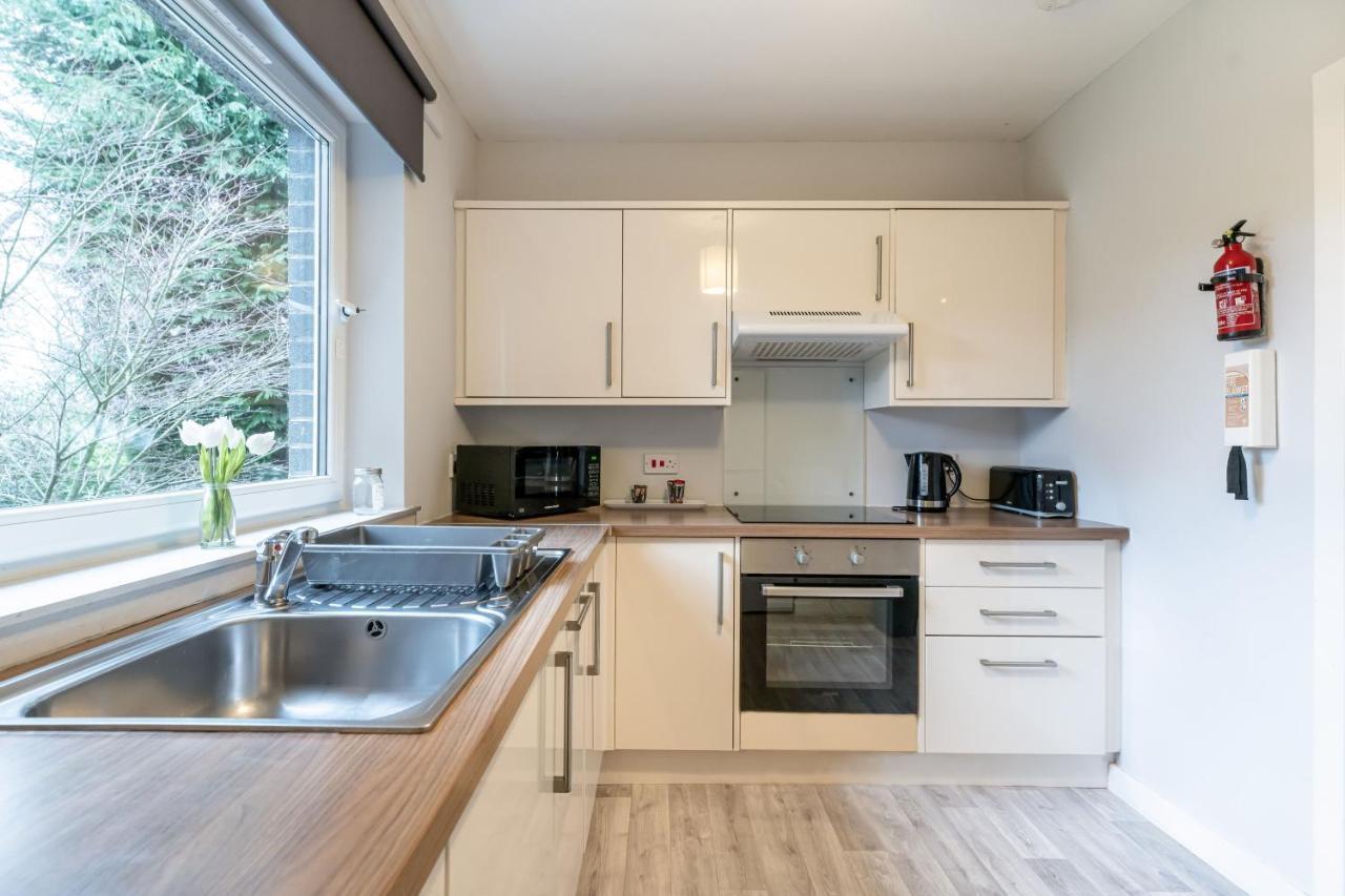 Ground-Fl Two Bedroom Apartment In Алланский Бридж Экстерьер фото